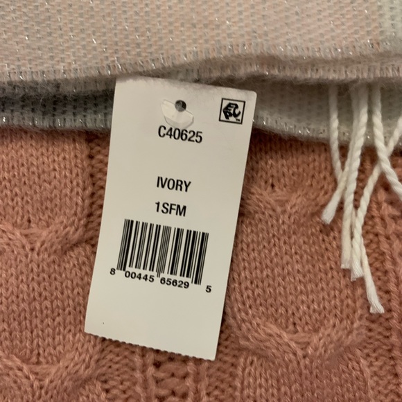 New CEJON Ivory Pink Gray Shimmer SCARF Winter Fringe C40625 - Picture 3 of 9